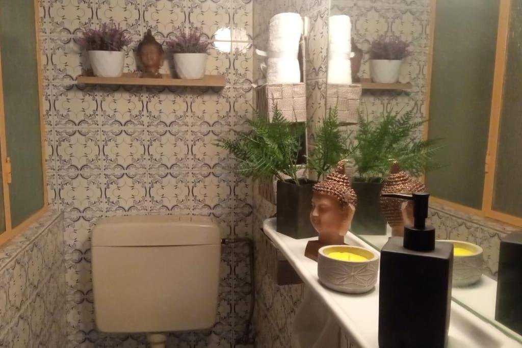 V&k * Athens
